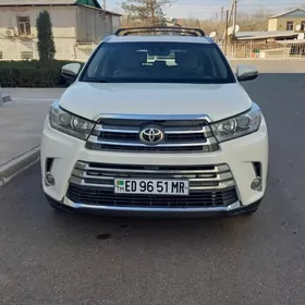 Toyota Highlander 2018