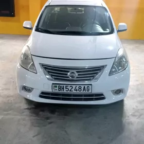 Nissan Versa 2011