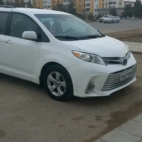 Toyota Sienna 2018