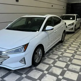 Hyundai Elantra 2019