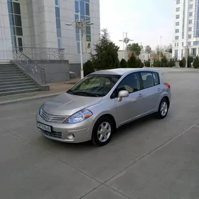 Nissan Versa 2011