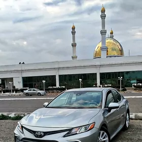 Toyota Camry 2022