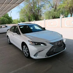 Lexus ES 350 2019