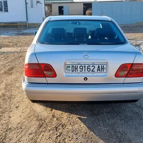 Mercedes-Benz E320 1999