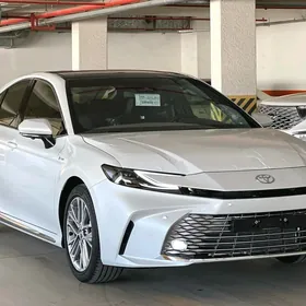 Toyota Camry 2025