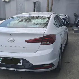 Hyundai Elantra 2020