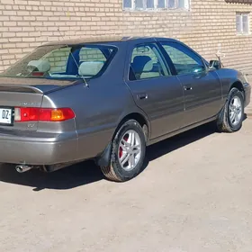 Toyota Camry 2001