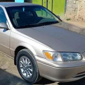 Toyota Camry 2001