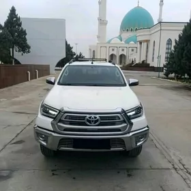 Toyota Hilux 2022