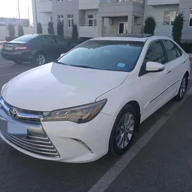 Toyota Camry 2016