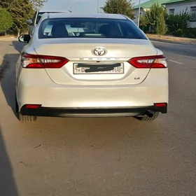 Toyota Camry 2018