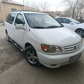 Toyota Sienna 2001