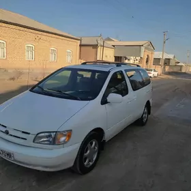 Toyota Sienna 2000