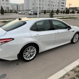 Toyota Camry 2018