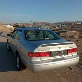 Toyota Camry 2000