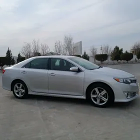 Toyota Camry 2014