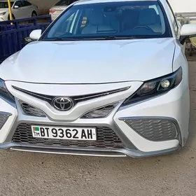 Toyota Camry 2020