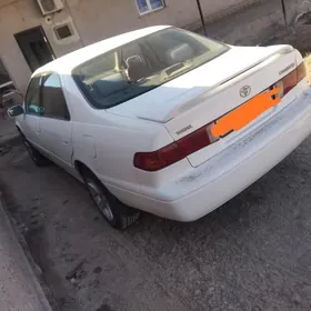 Toyota Camry 2001