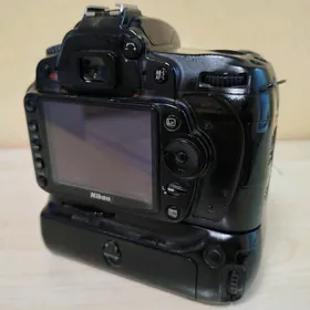 Nikon  D90