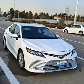 Toyota Camry 2021