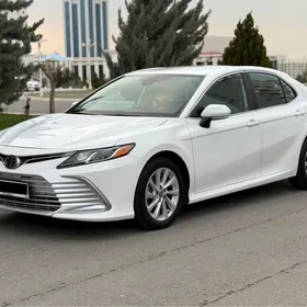 Toyota Camry 2022