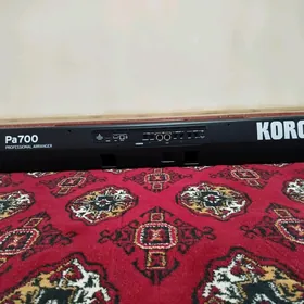 Korg pa 700