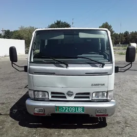 Nissan Canter 2004