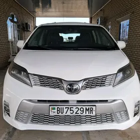 Toyota Sienna 2018