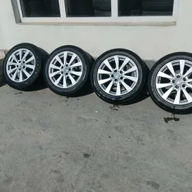 Tayota 215 55 17