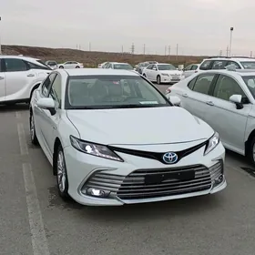 Toyota Camry Hybrid 2021