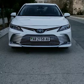 Toyota Camry 2019