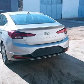 Hyundai Elantra 2019