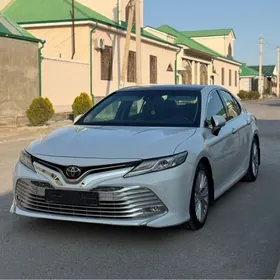 Toyota Camry 2018