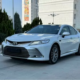 Toyota Camry 2023