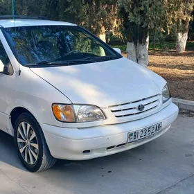 Toyota Sienna 1999