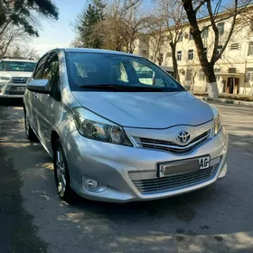 Toyota Yaris 2012