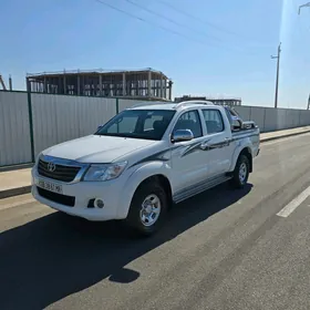 Toyota Hilux 2014