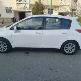 Nissan Versa 2008