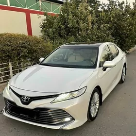 Toyota Camry 2018