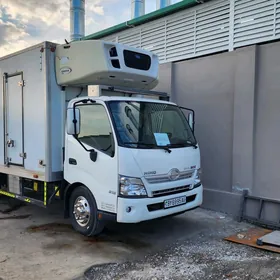 Toyota Hino 2020