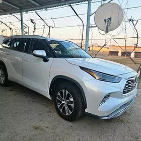 Toyota Highlander 2022