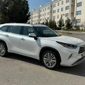 Toyota Highlander 2022