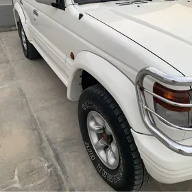 Mitsubishi Pajero 1996