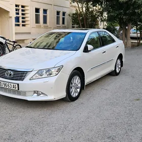 Toyota Camry 2014