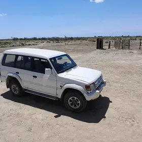 Mitsubishi Pajero 1997