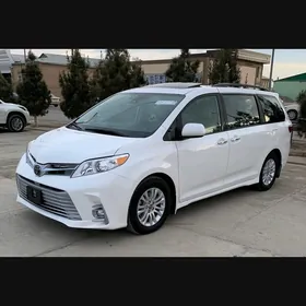 Toyota Sienna 2020