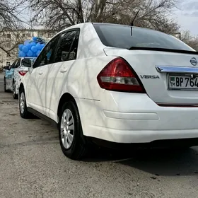 Nissan Versa 2010