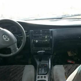 Toyota Corona 1995