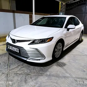 Toyota Camry 2021