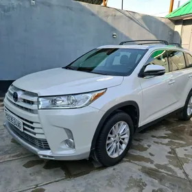 Toyota Highlander 2019